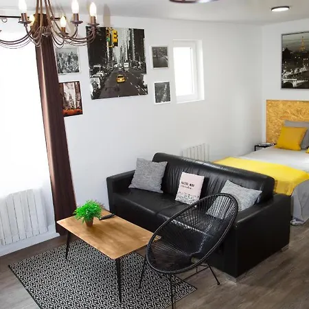 Les Lofts De Provins: 4 Апартаменты *