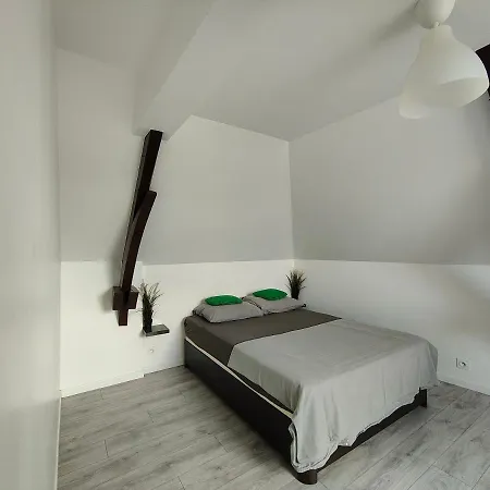 Les Lofts De Provins: 4 Apartment Provins