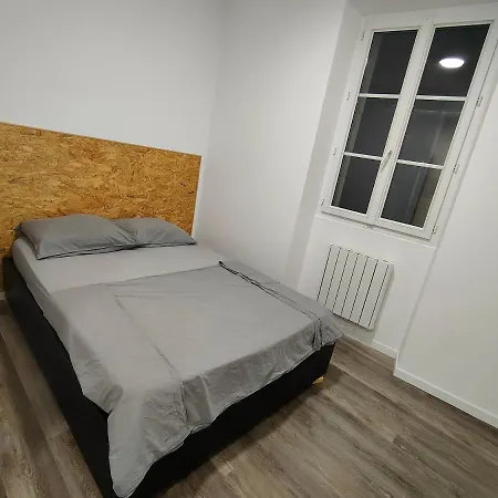 Les Lofts De Provins: 4 아파트