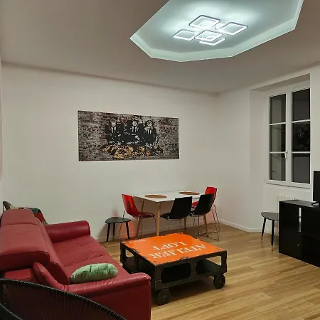 Les Lofts De Provins: 4 아파트 *