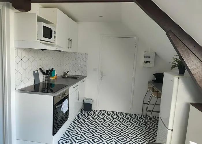 Les Lofts De Provins: 4 아파트